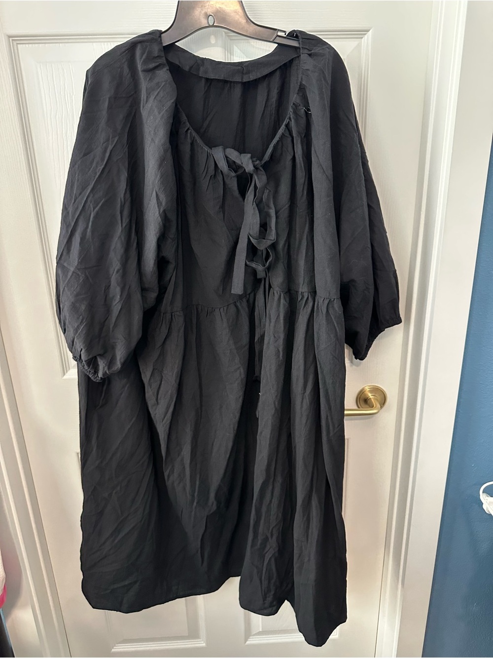 The Lullaby Club Black Midi Tie-Front Puff Sleeve Dress